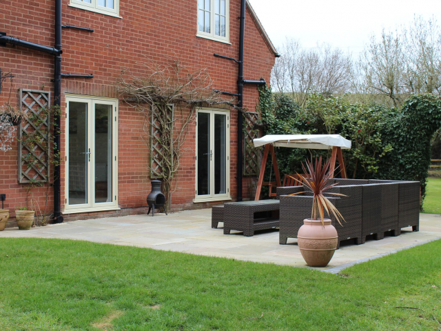 Direct Construction Garden Patio Area Paving Midlands